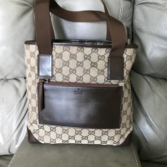 Gucci Handbags - 💯 Gucci Tote Canvas